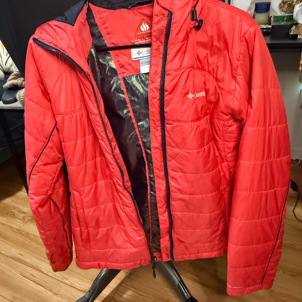 Columbia woman Red Quilted Puffer Jacket with Hood